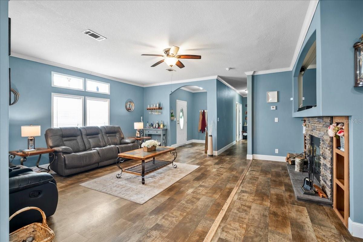 MINI FARM COUNTRY ESTATES - Residential