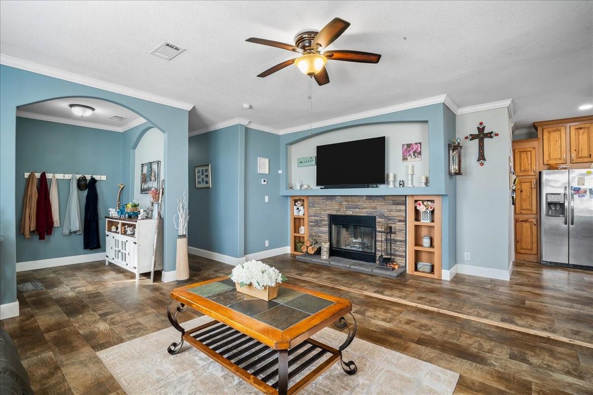 MINI FARM COUNTRY ESTATES - Residential