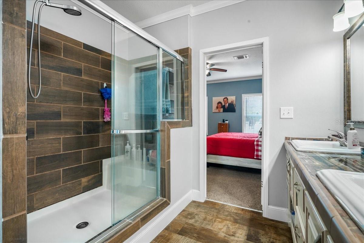 MINI FARM COUNTRY ESTATES - Residential