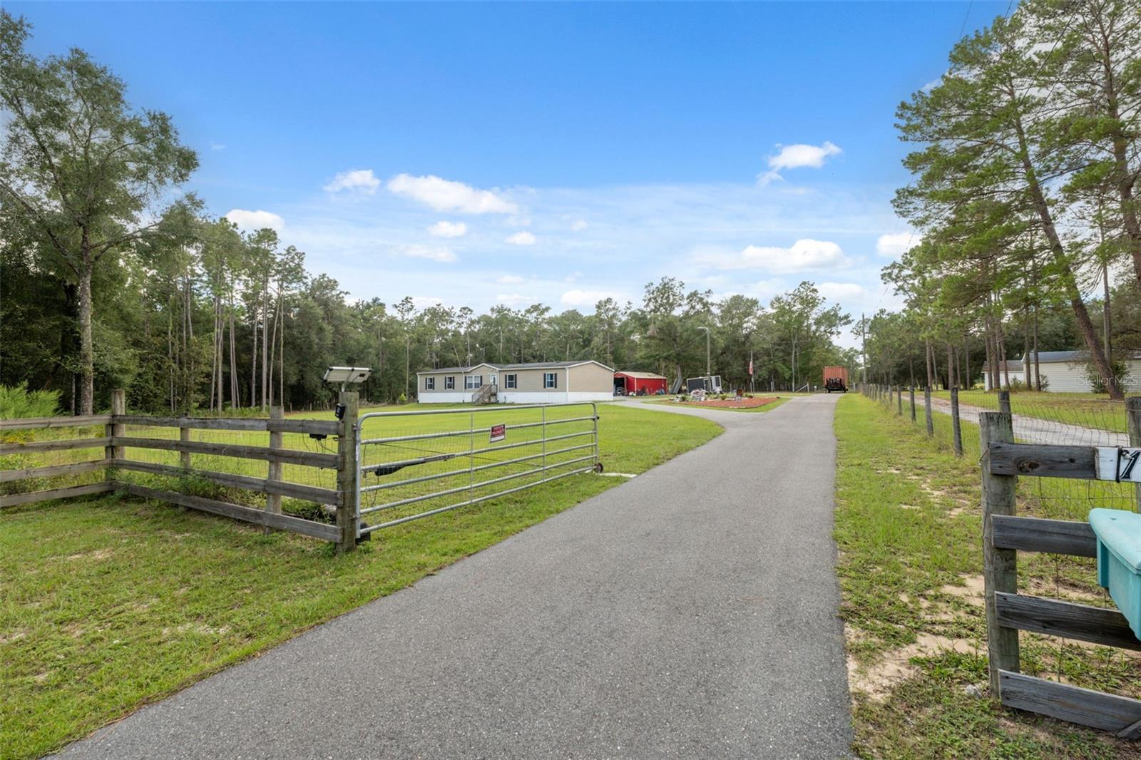 ISTACHATTA ACRES - Residential