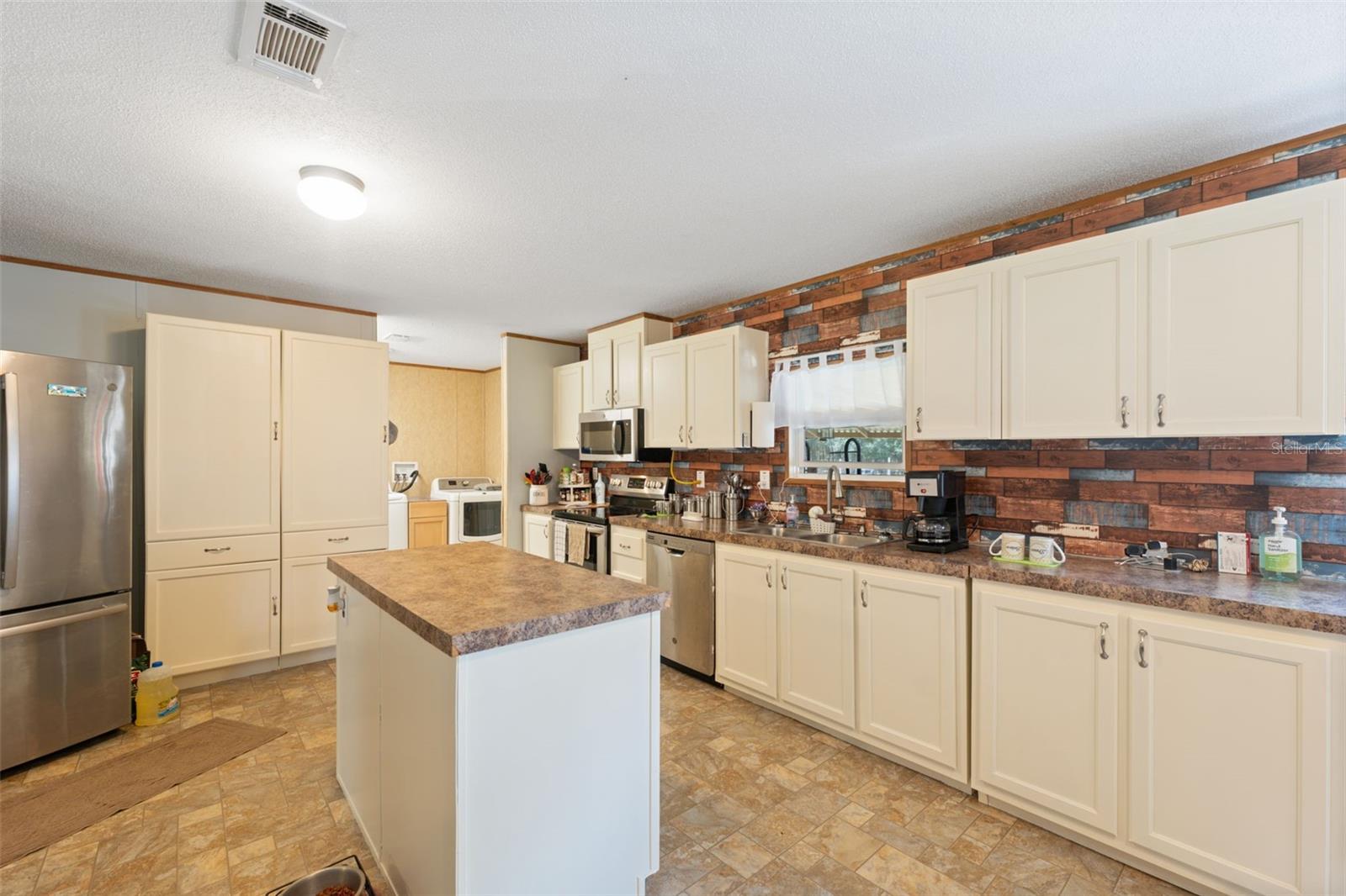 ISTACHATTA ACRES - Residential