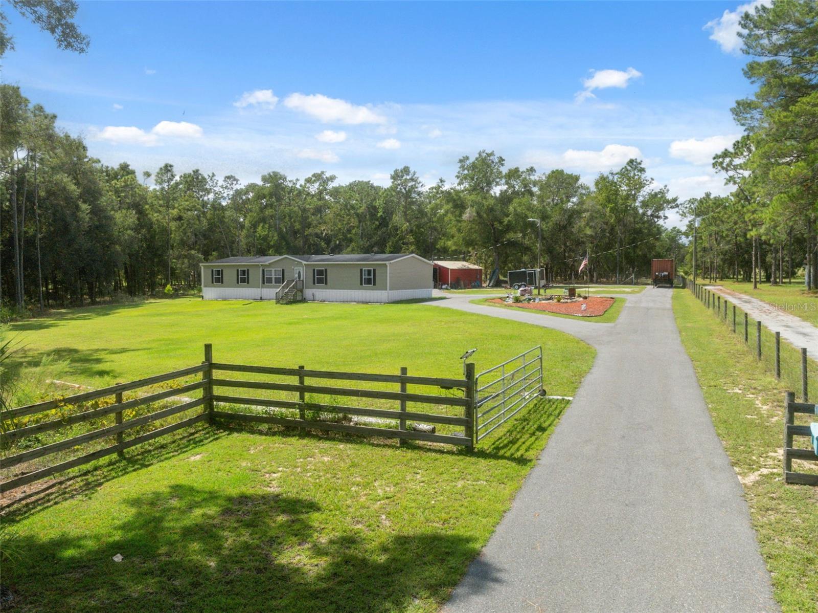 ISTACHATTA ACRES - Residential