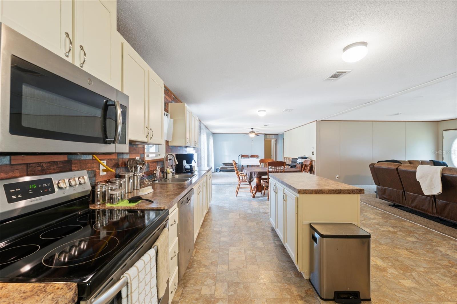 ISTACHATTA ACRES - Residential
