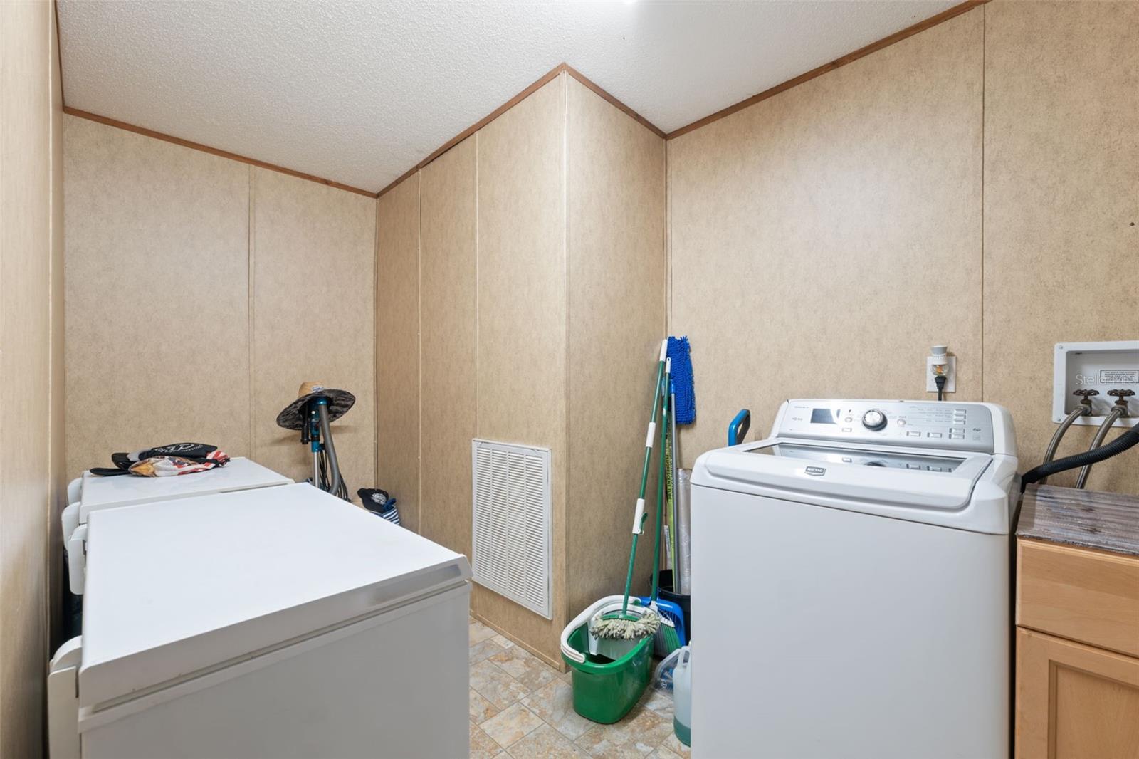ISTACHATTA ACRES - Residential