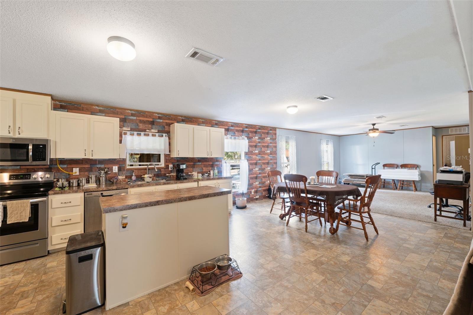 ISTACHATTA ACRES - Residential