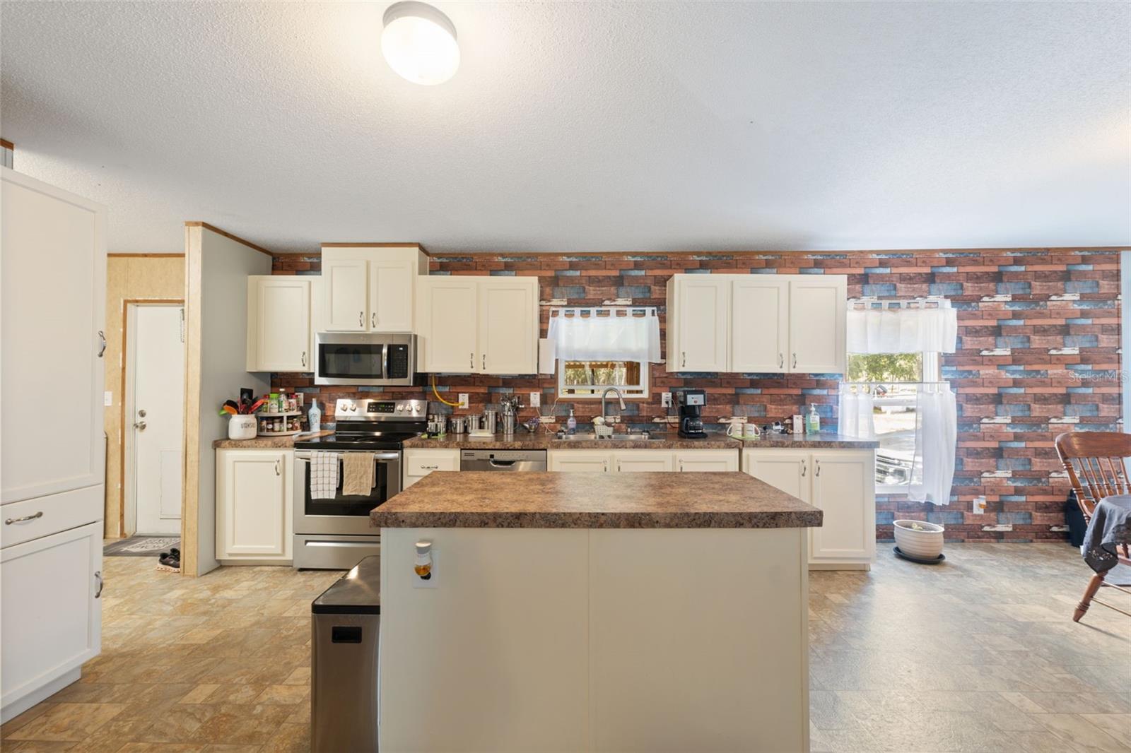 ISTACHATTA ACRES - Residential