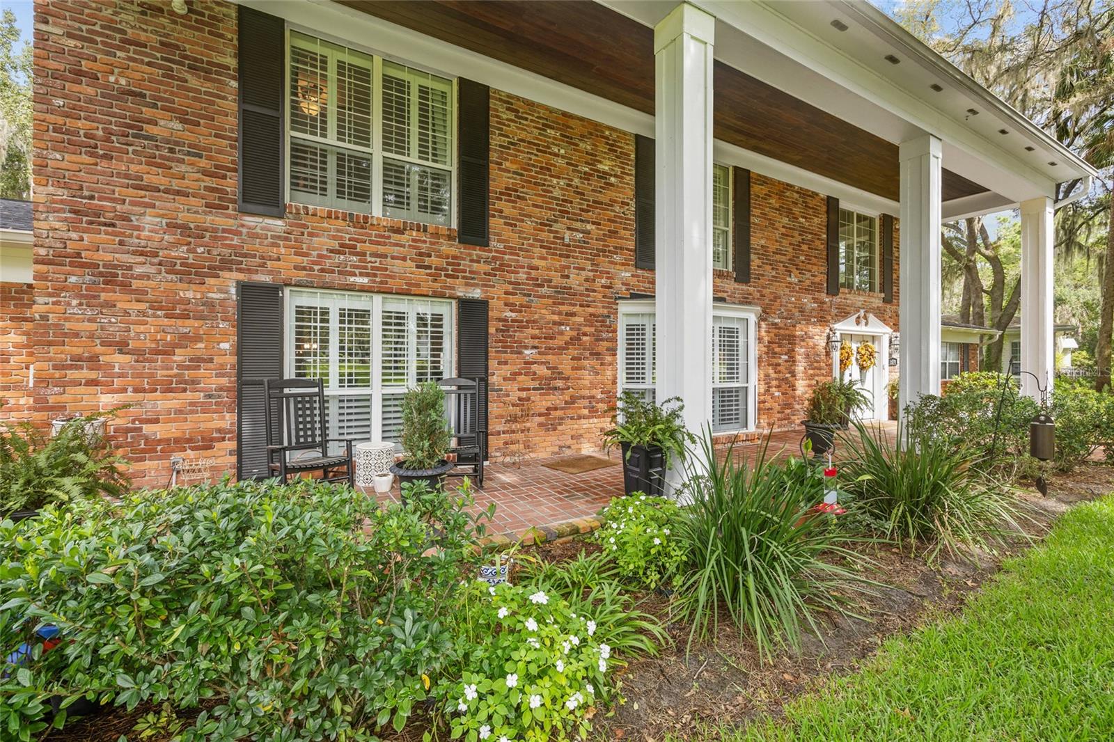 COUNTRY CLUB ESTATE MCINTOSH GRT - Residential