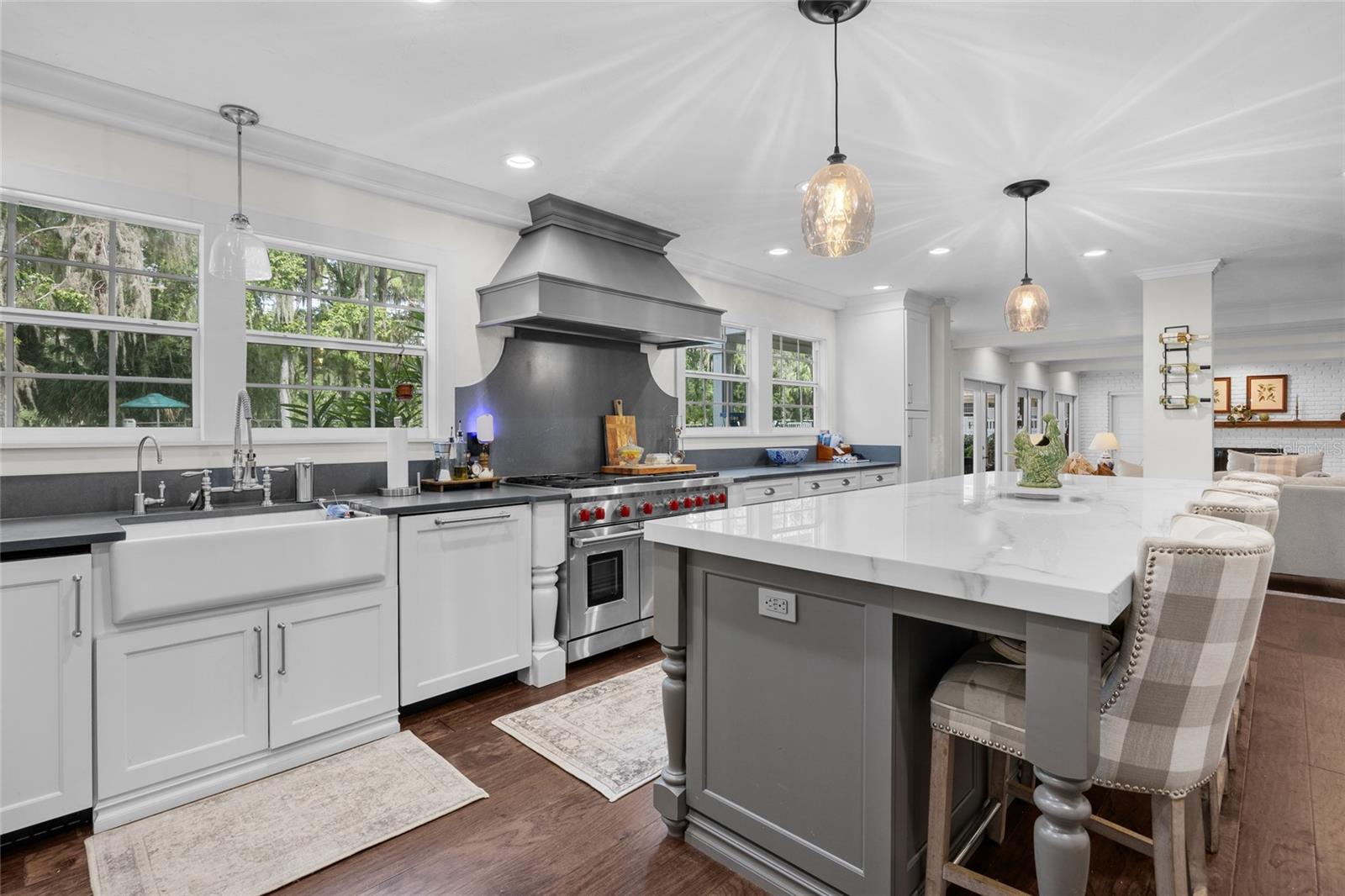 COUNTRY CLUB ESTATE MCINTOSH GRT - Residential