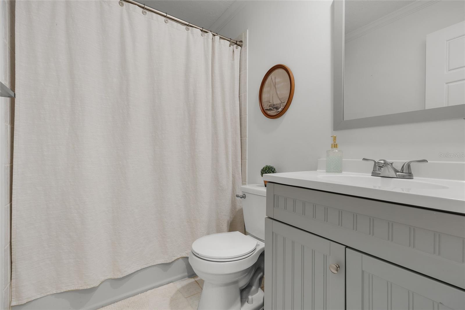COUNTRY CLUB ESTATE MCINTOSH GRT - Residential