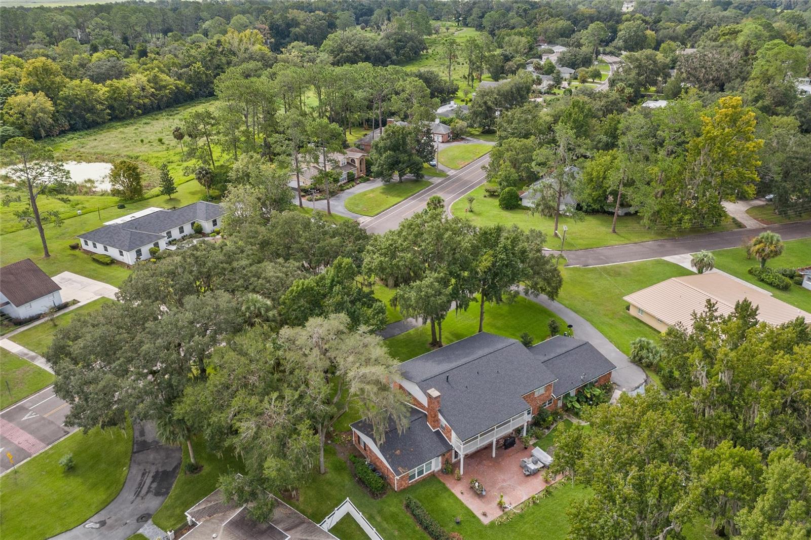 COUNTRY CLUB ESTATE MCINTOSH GRT - Residential