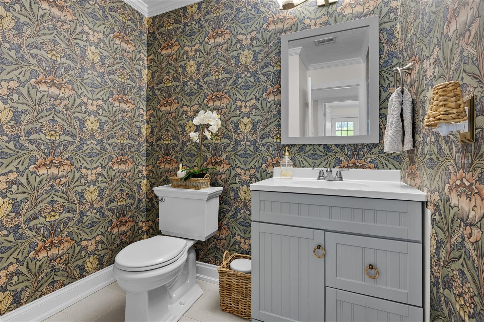COUNTRY CLUB ESTATE MCINTOSH GRT - Residential