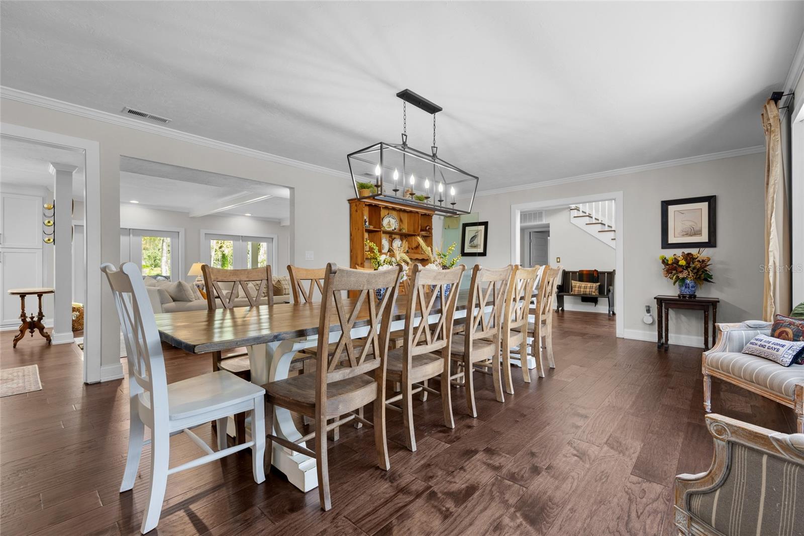 COUNTRY CLUB ESTATE MCINTOSH GRT - Residential