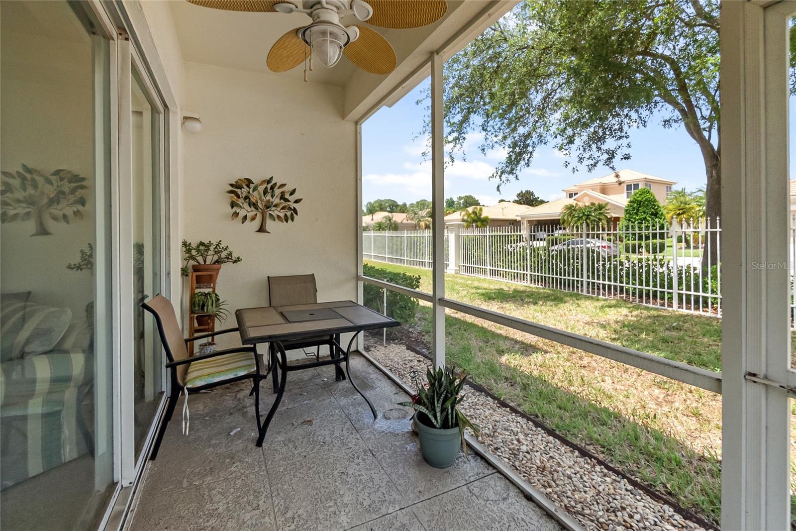 PALM GROVE - Residential