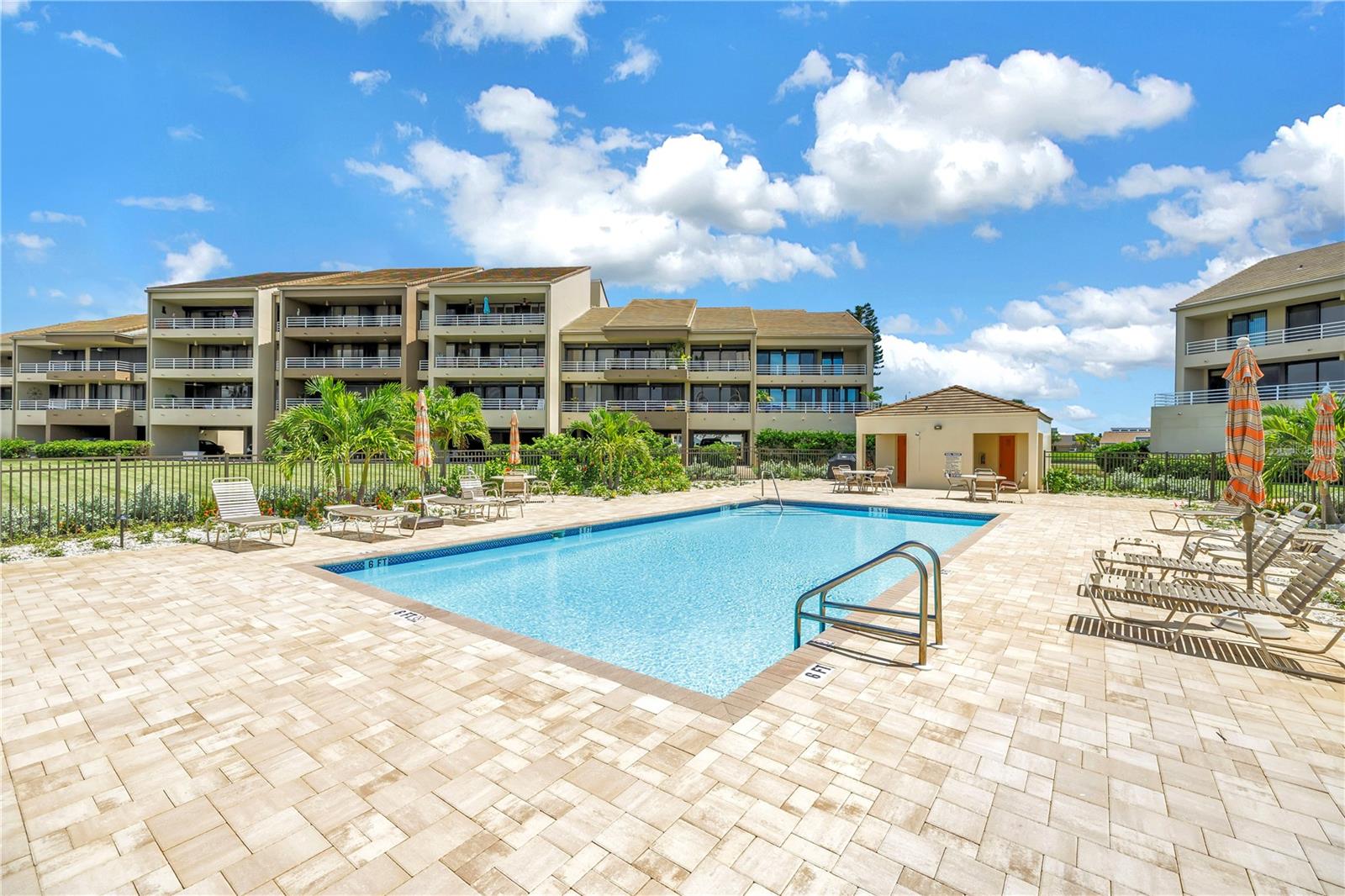 KIPPS COLONY AT PASADENA YACHT/CNTRY CLUB - Residential