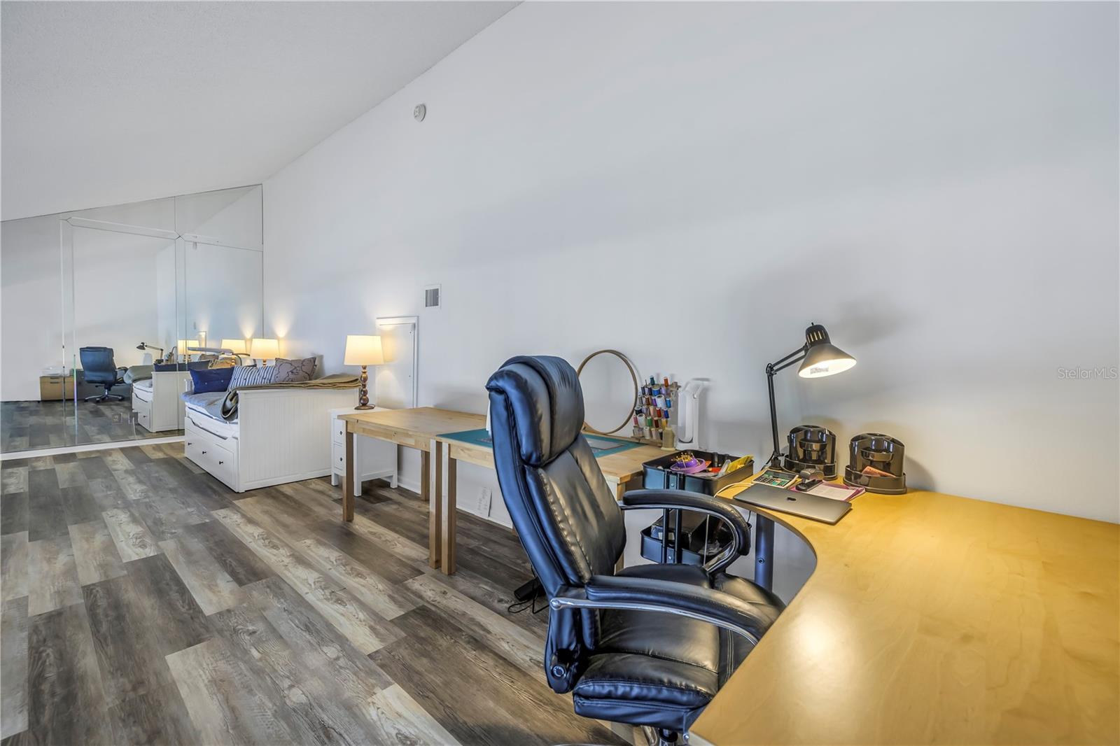 KIPPS COLONY AT PASADENA YACHT/CNTRY CLUB - Residential