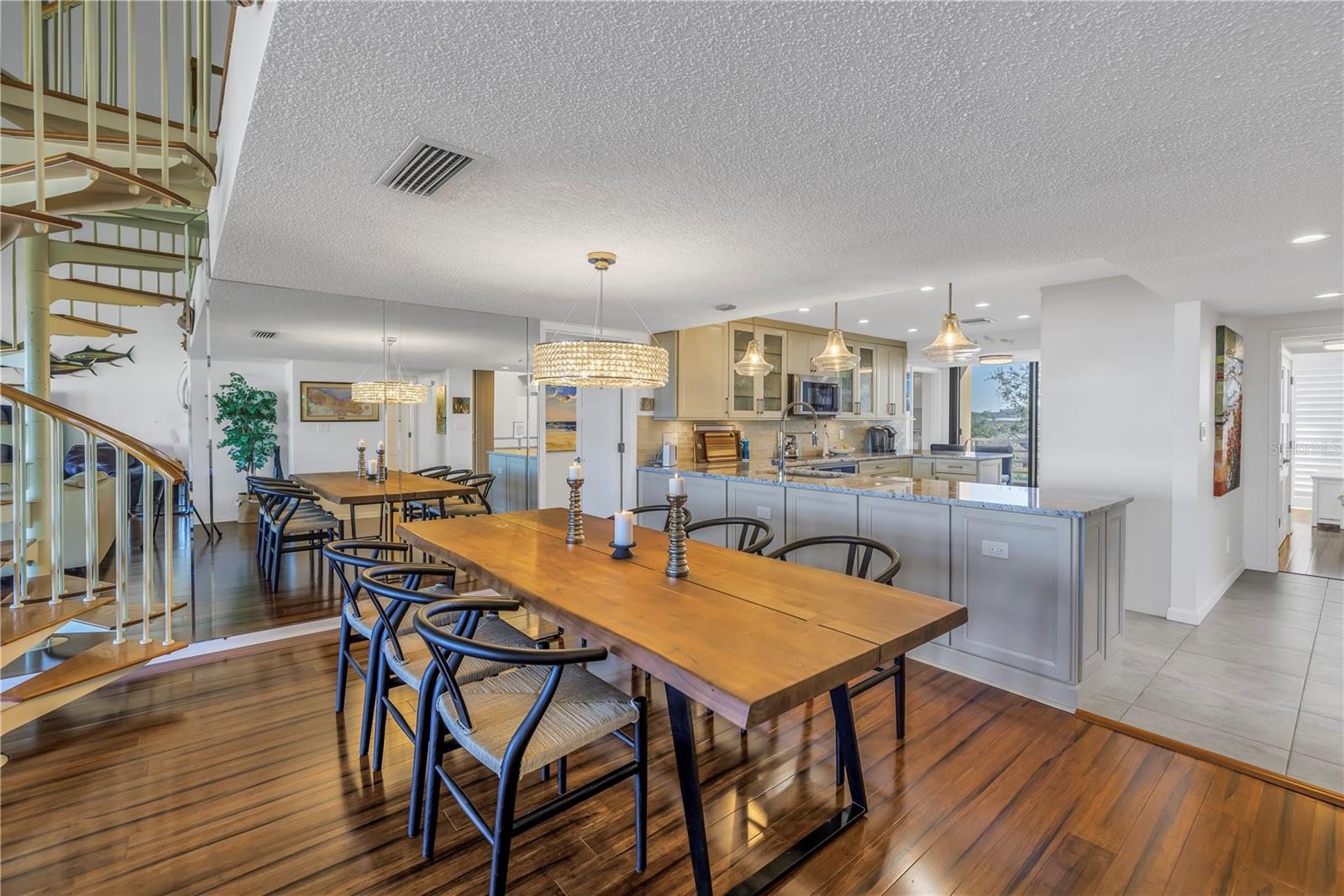 KIPPS COLONY AT PASADENA YACHT/CNTRY CLUB - Residential