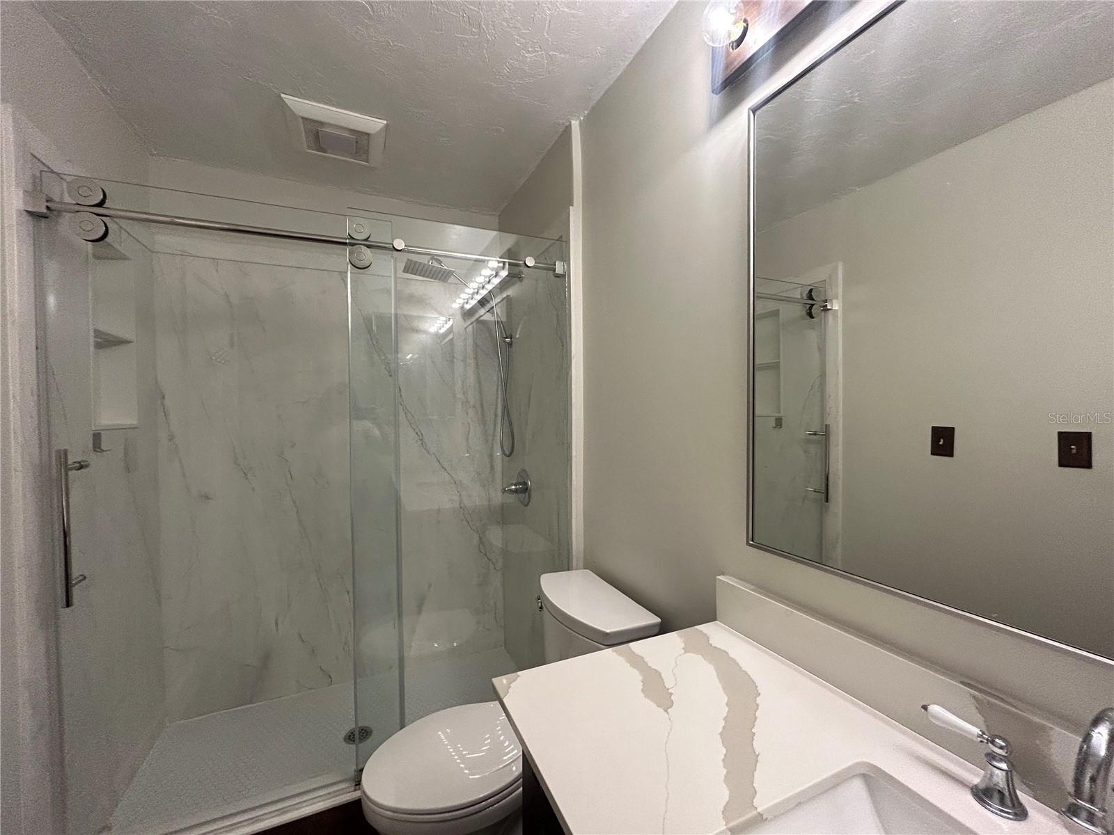 VALLEY THE - Residential Lease