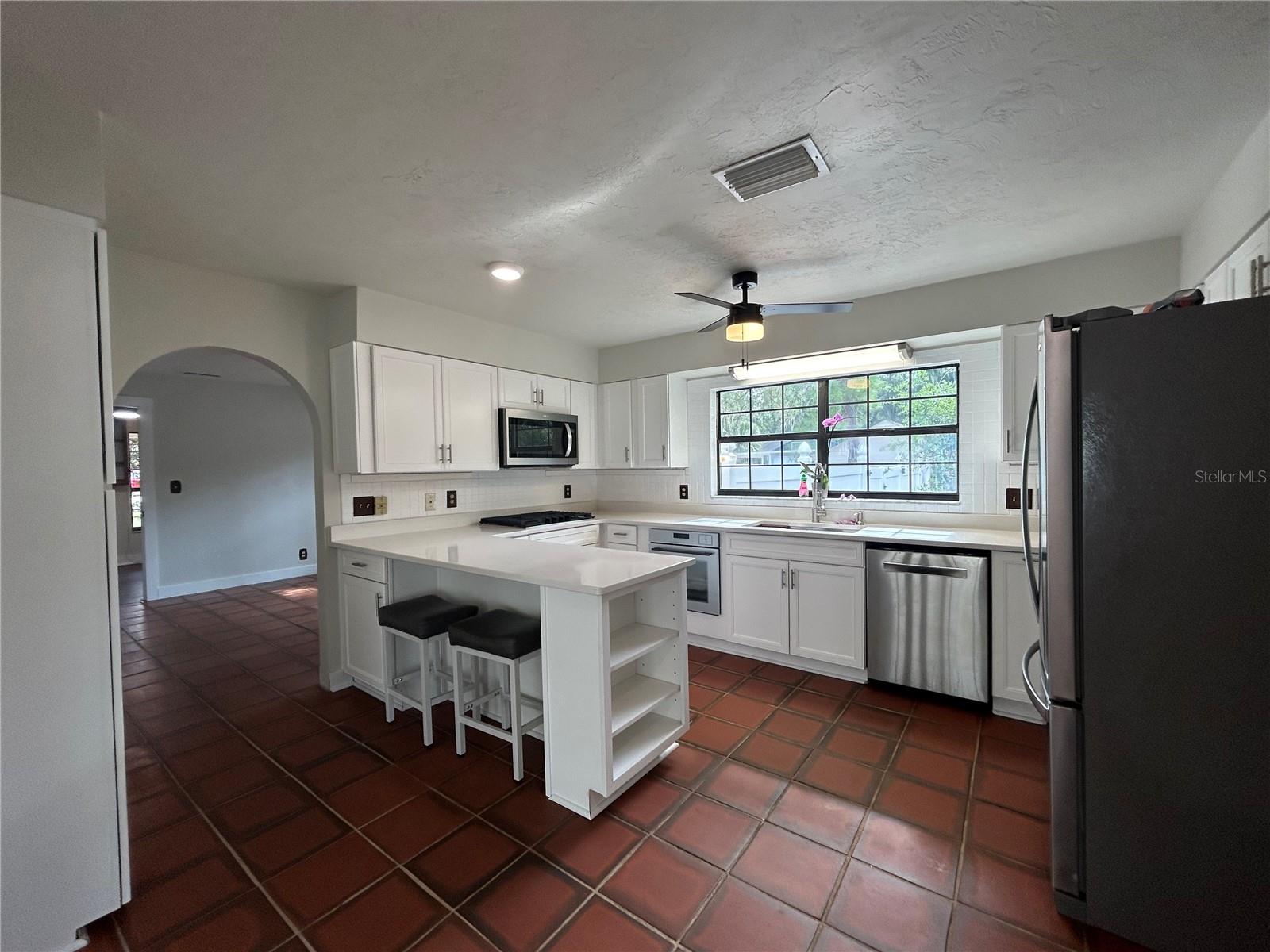 VALLEY THE - Residential Lease