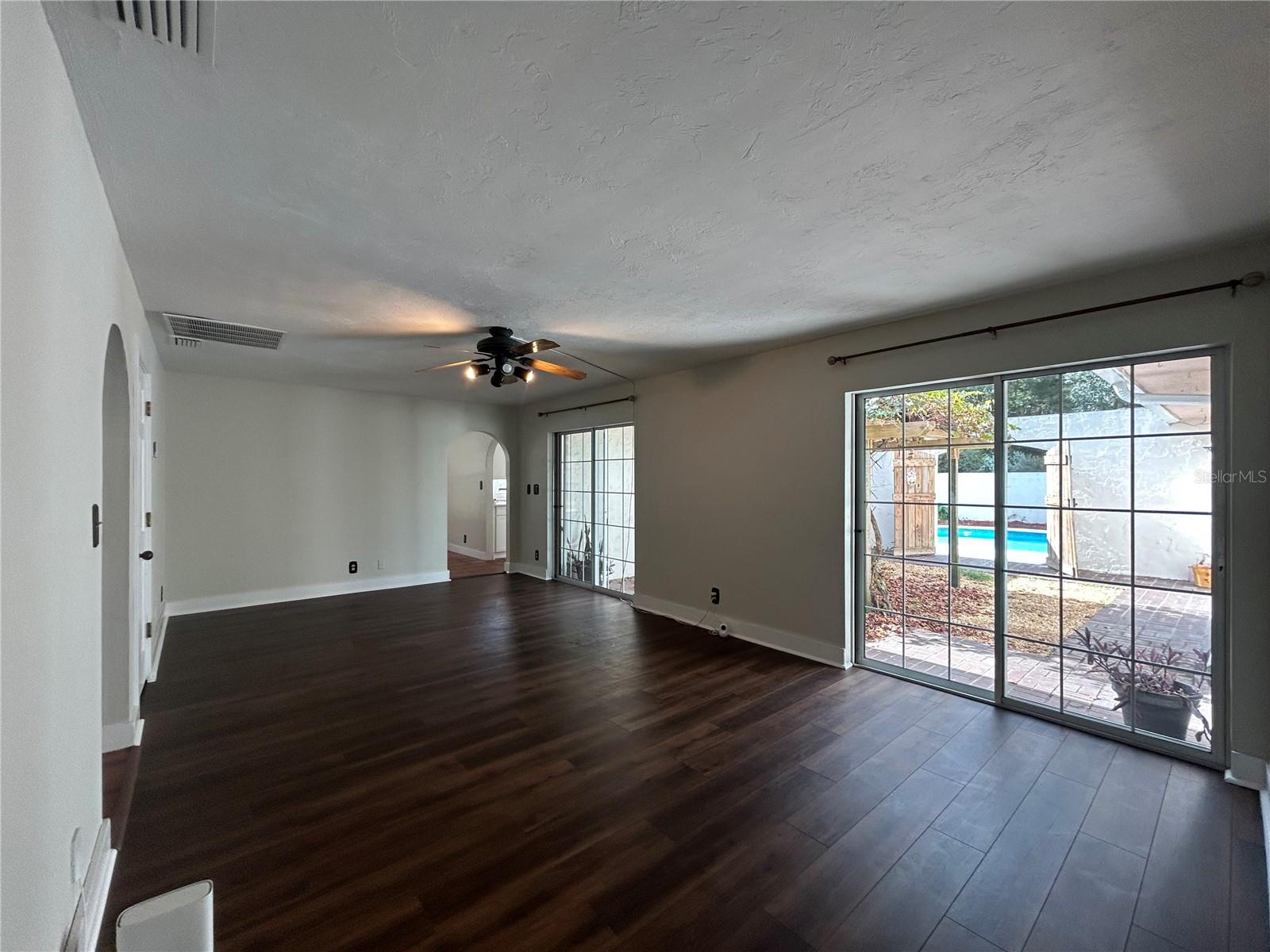 VALLEY THE - Residential Lease