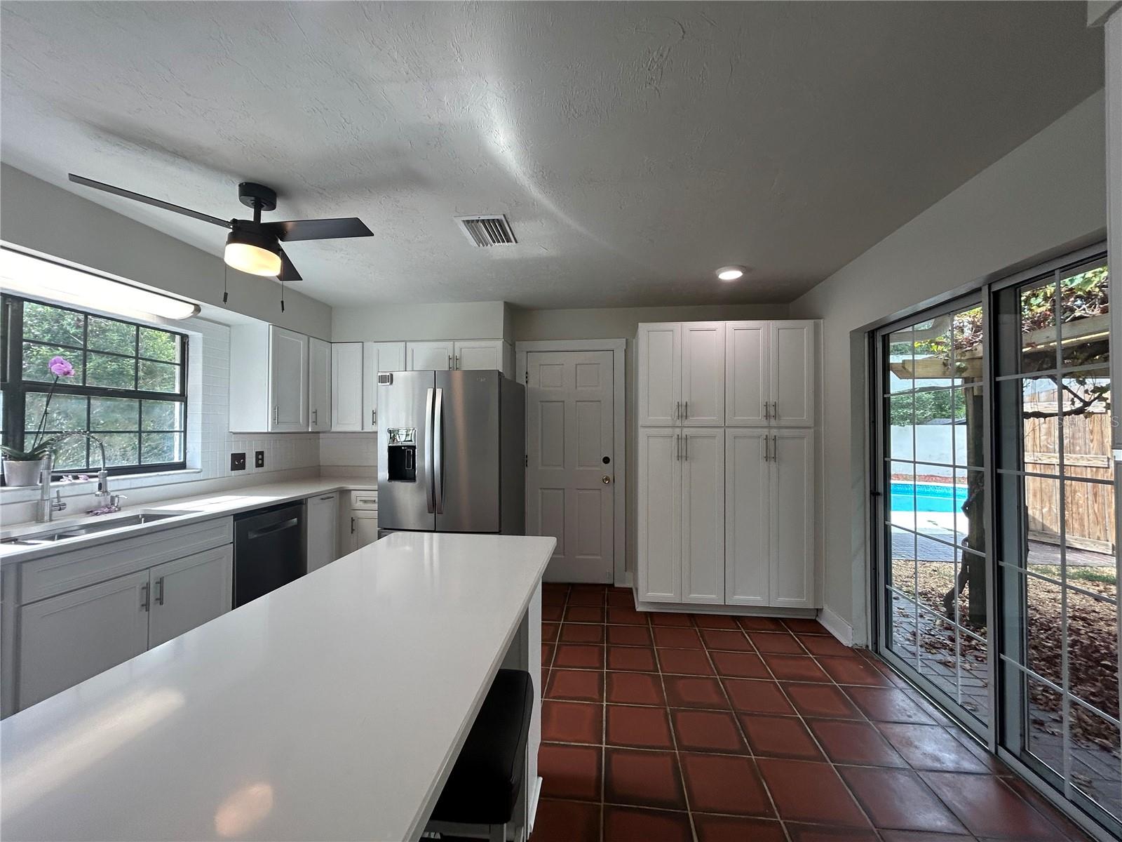 VALLEY THE - Residential Lease