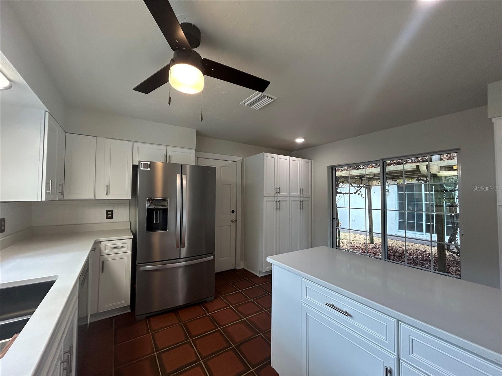 VALLEY THE - Residential Lease