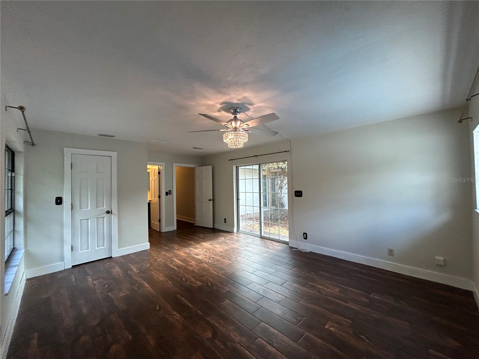 VALLEY THE - Residential Lease