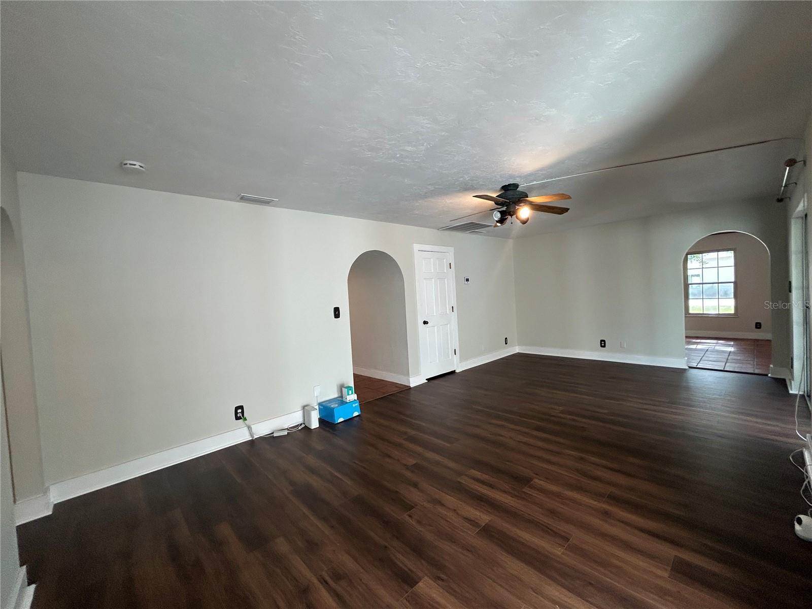 VALLEY THE - Residential Lease