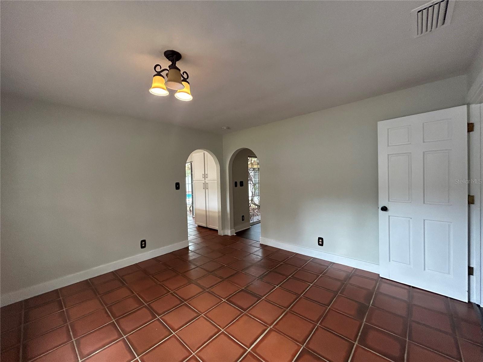 VALLEY THE - Residential Lease