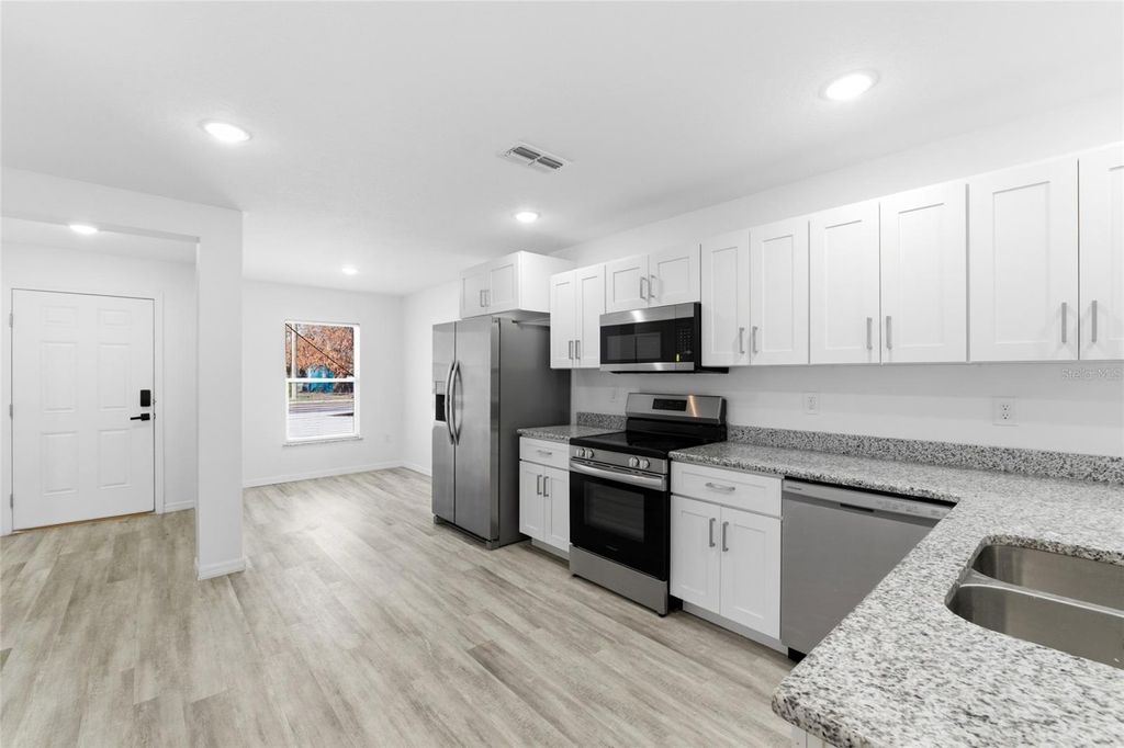 Photo of 302 Avenue P NW, Winter Haven, FL 33881 (MLS # O6388663)