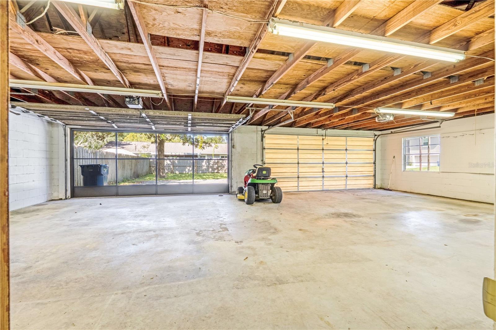 2428 W ORANGE ROAD