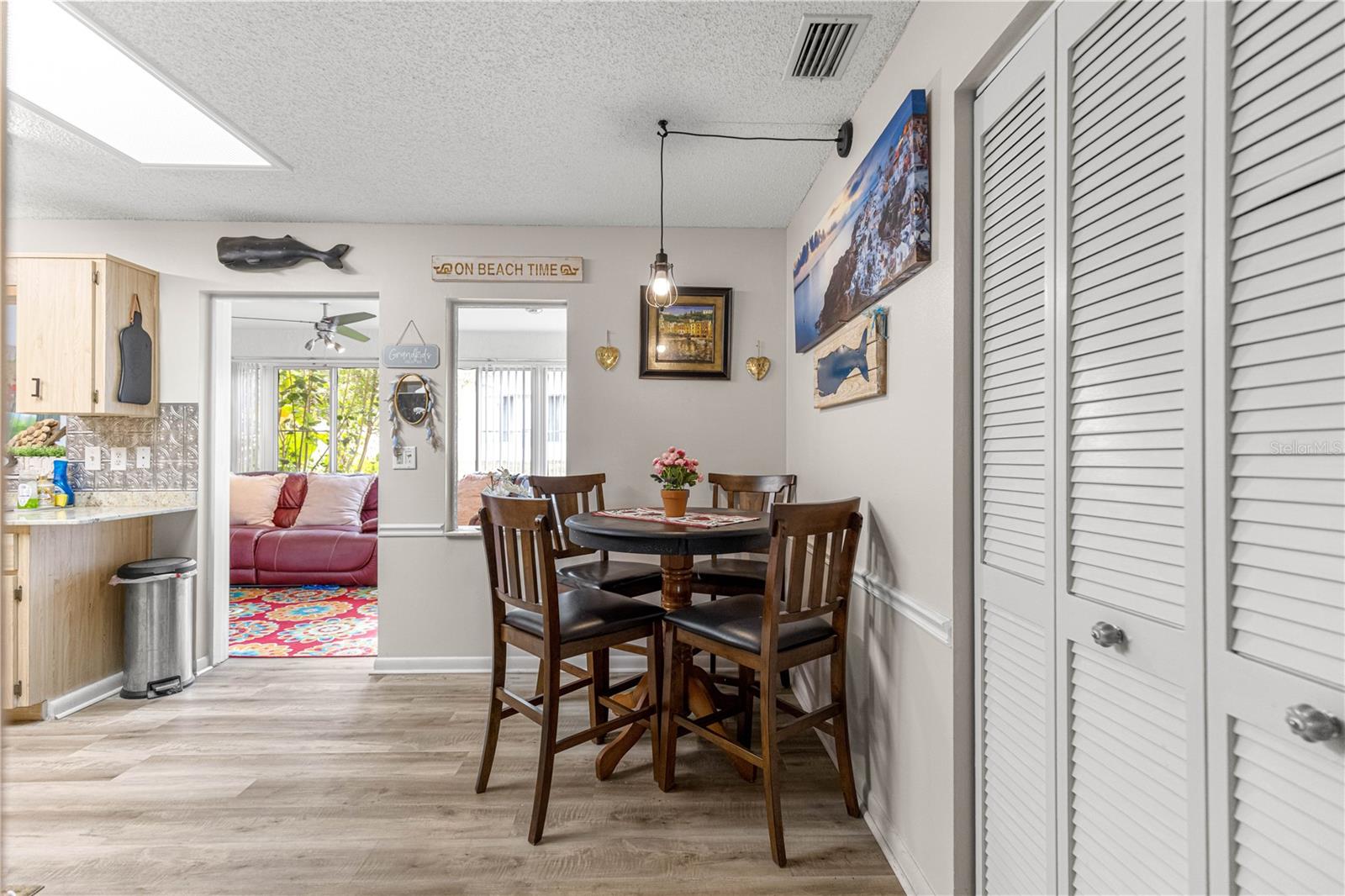 ON TOP OF THE WORLD - Residential