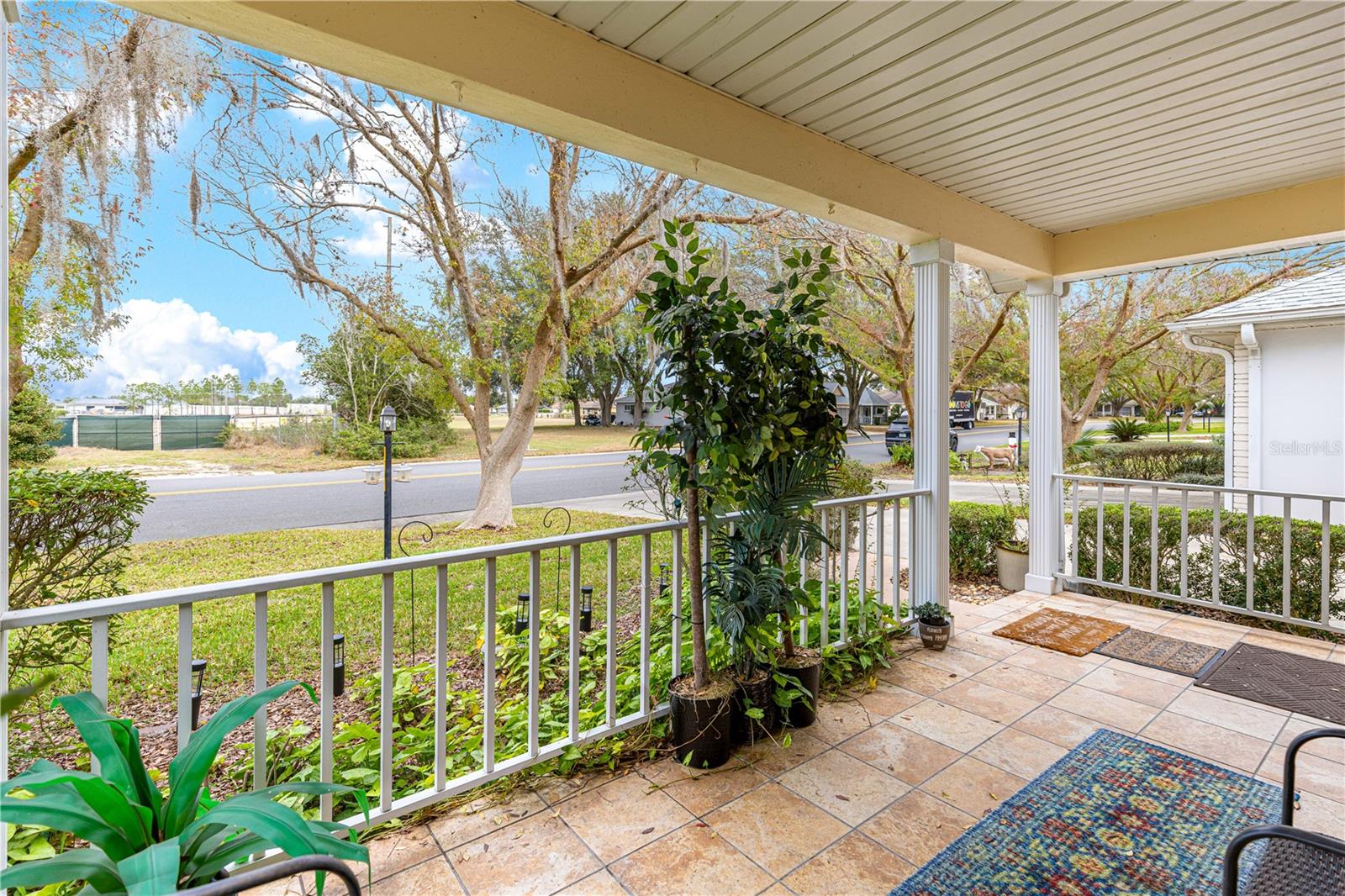 ON TOP OF THE WORLD - Residential