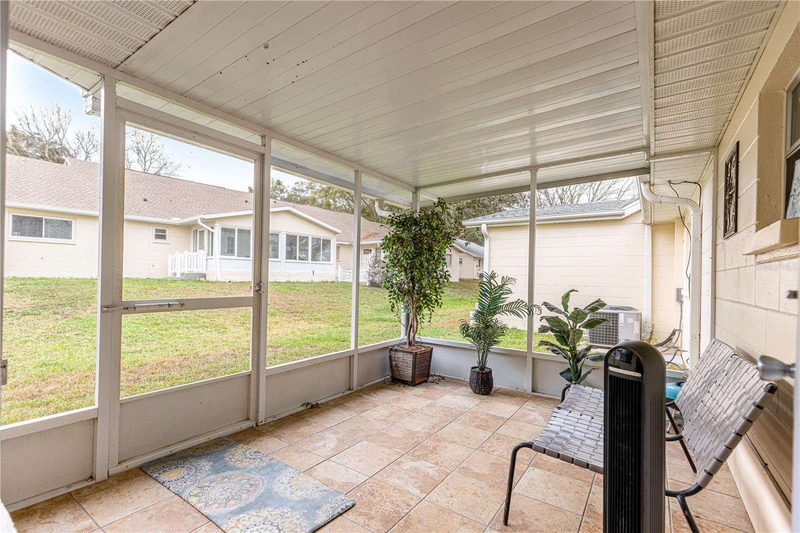 ON TOP OF THE WORLD - Residential