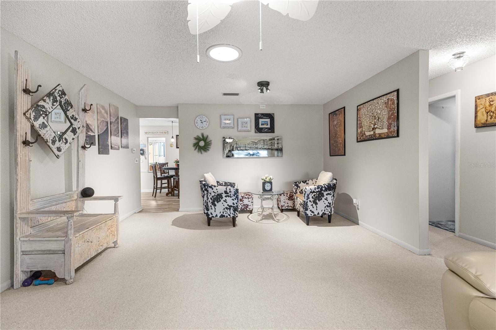 ON TOP OF THE WORLD - Residential