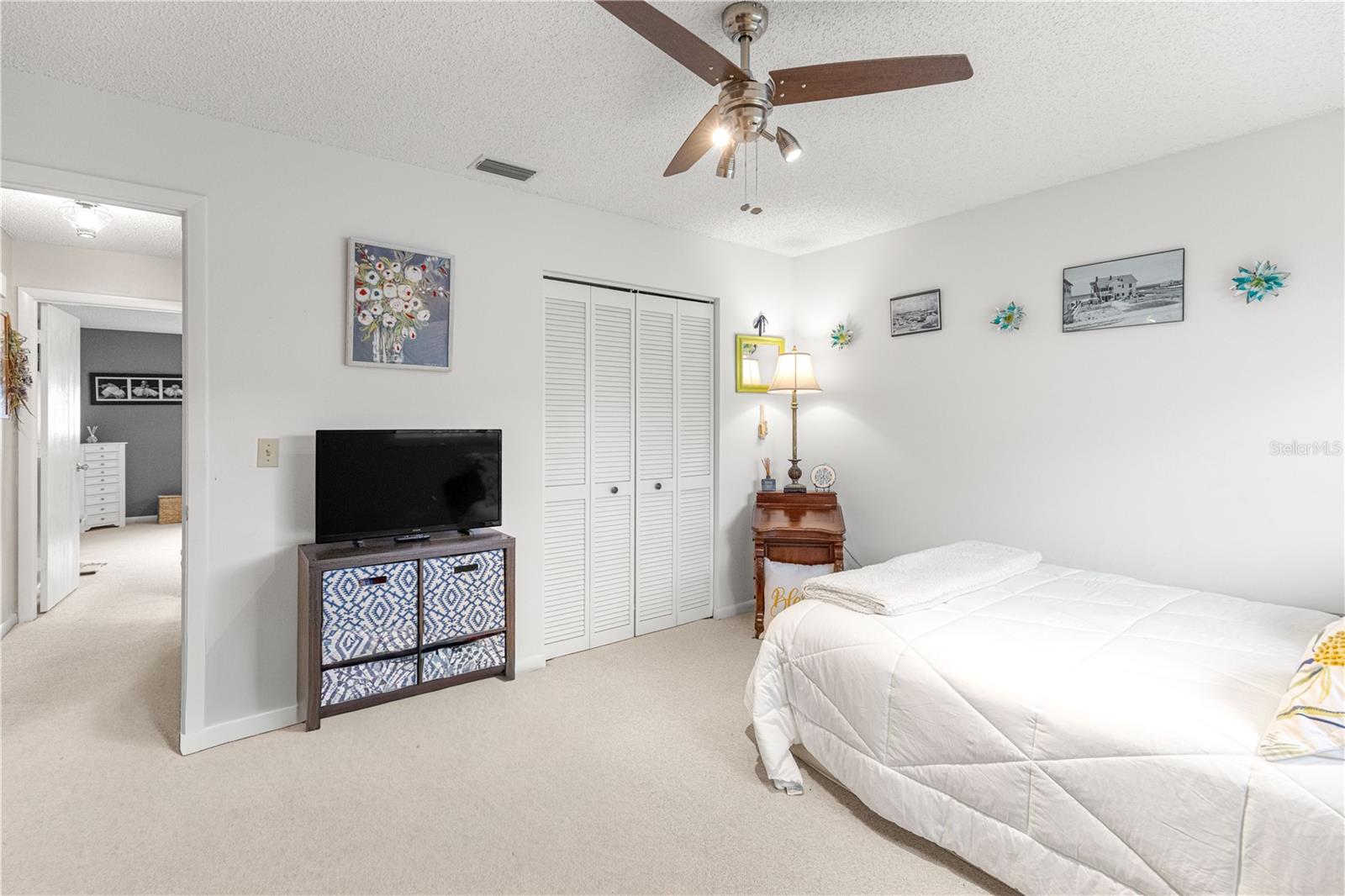 ON TOP OF THE WORLD - Residential