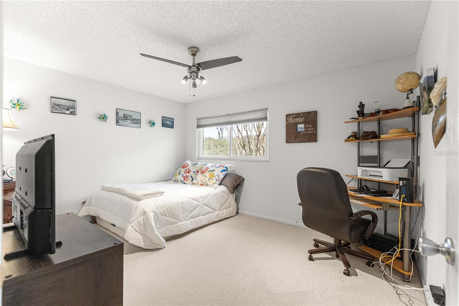 ON TOP OF THE WORLD - Residential