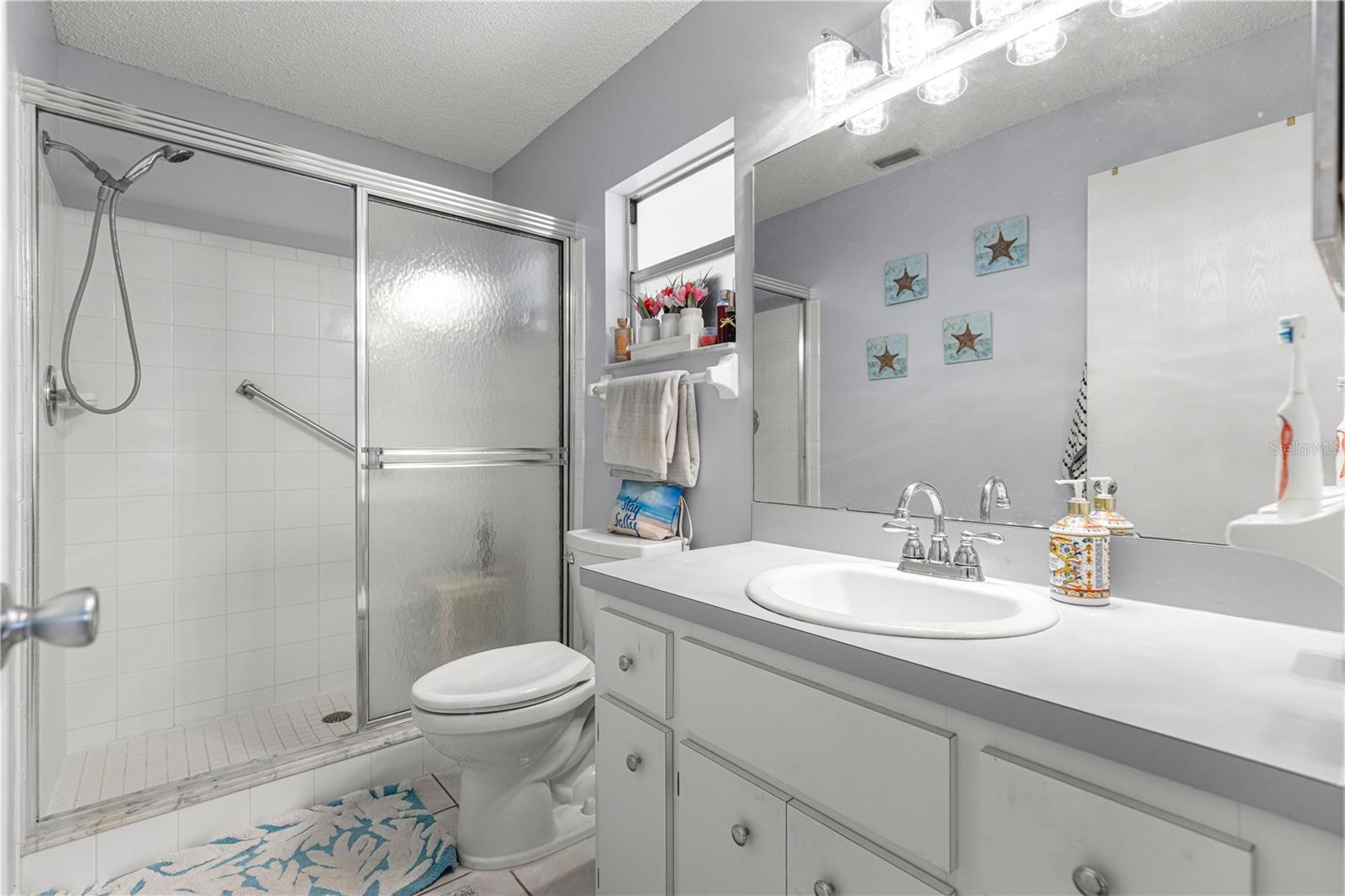 ON TOP OF THE WORLD - Residential