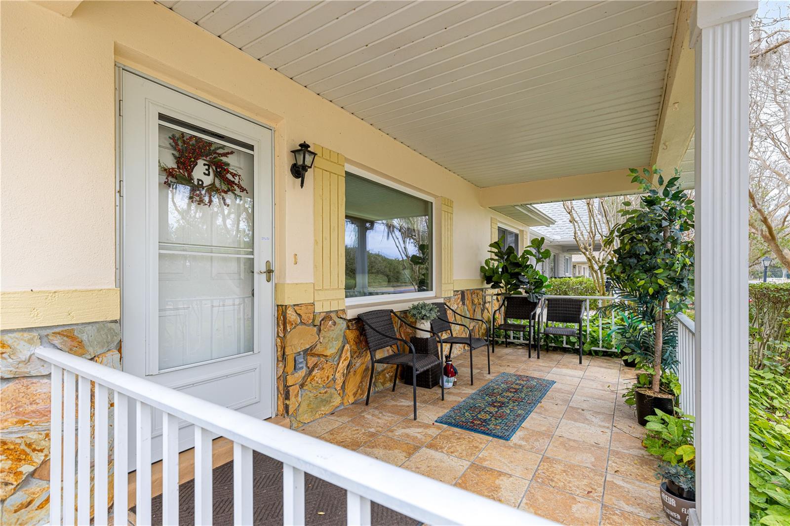 ON TOP OF THE WORLD - Residential