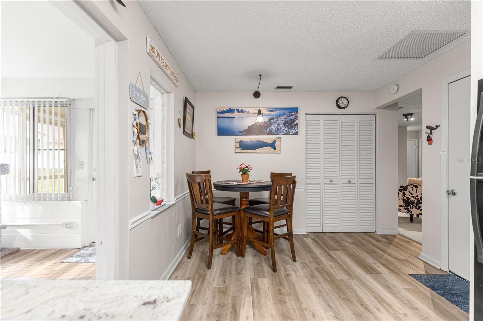 ON TOP OF THE WORLD - Residential