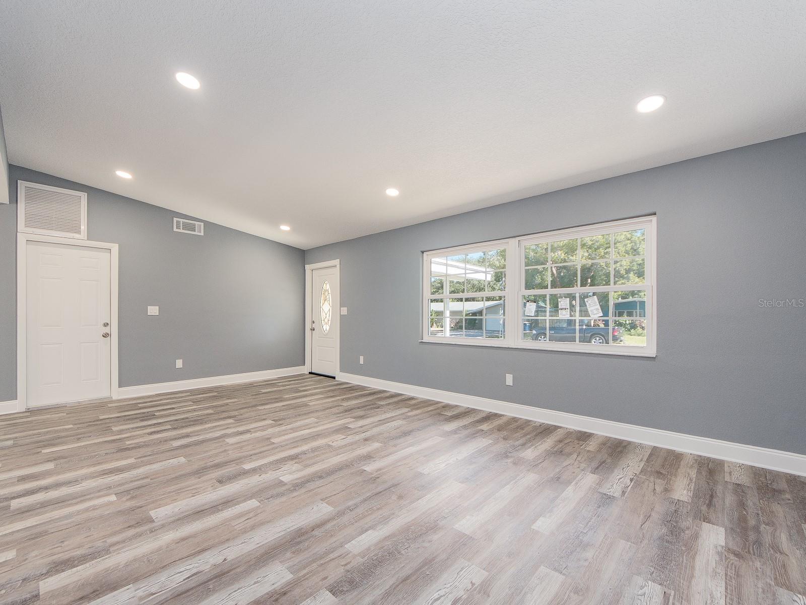 1596 S EVERGREEN AVENUE