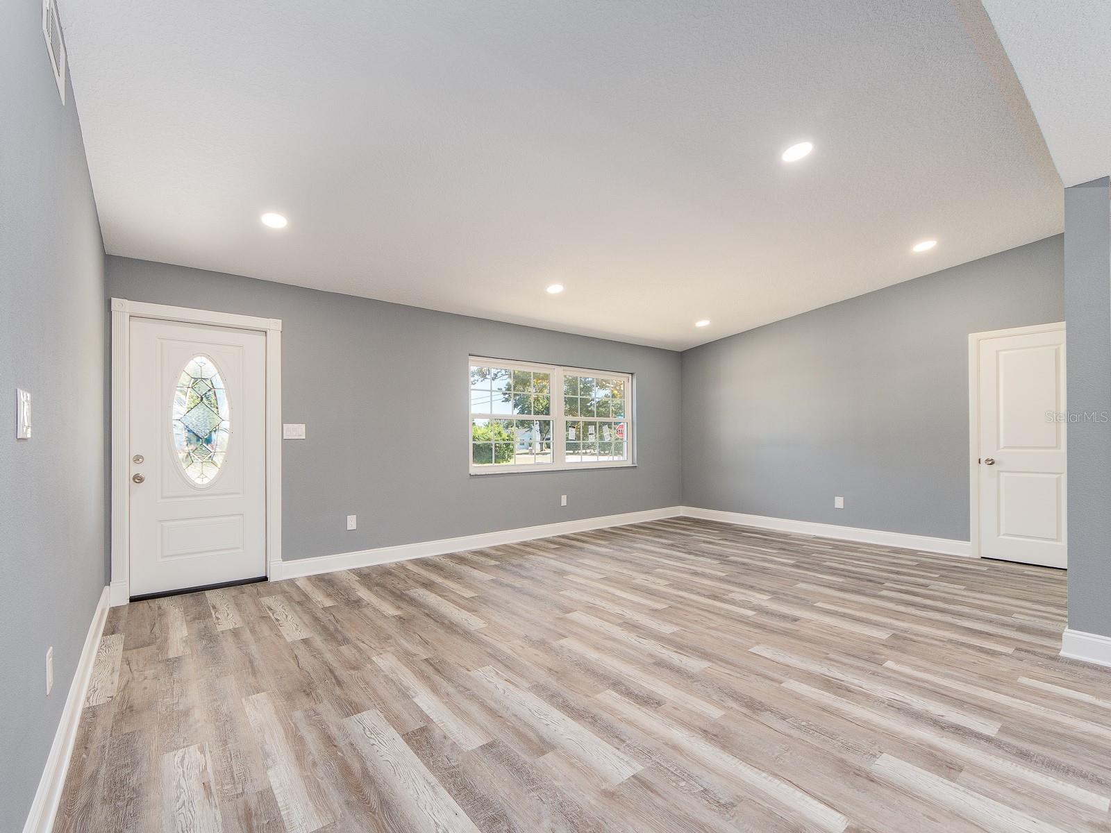 1596 S EVERGREEN AVENUE