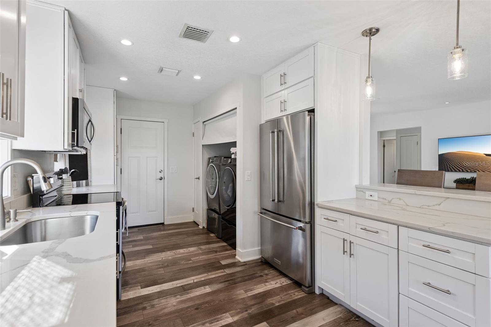 KILLARNEY CIRCLE - Residential