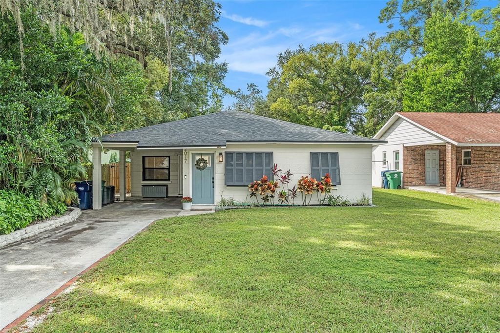 Photo of 2017 E Henry Avenue, Tampa, FL 33610 (MLS # TB8430296)