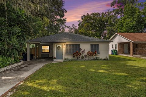 Photo of 2017 E Henry Avenue, Tampa, FL 33610 (MLS # TB8430296)