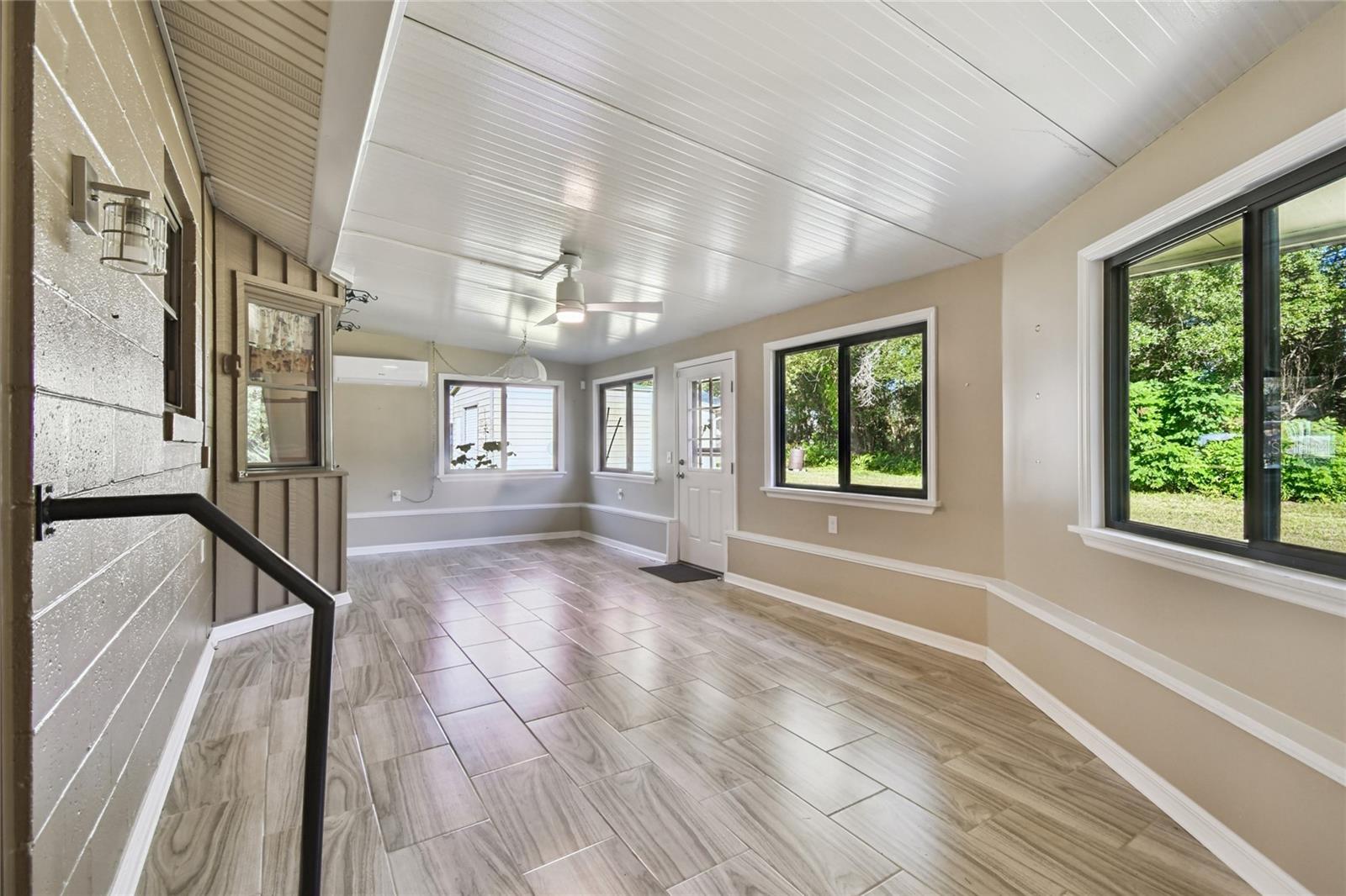 CLARK N 01/2 LT 04 02 18 30 - Residential