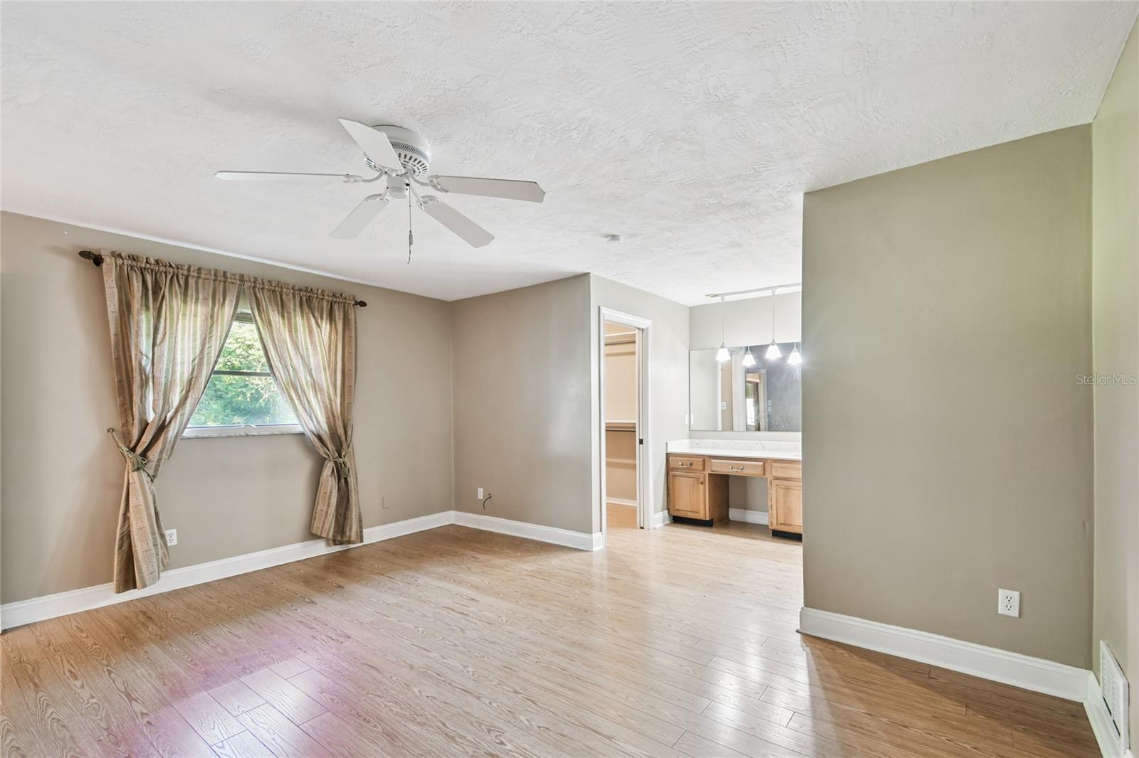 CLARK N 01/2 LT 04 02 18 30 - Residential