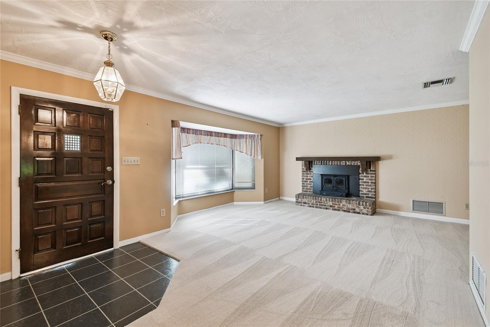 CLARK N 01/2 LT 04 02 18 30 - Residential