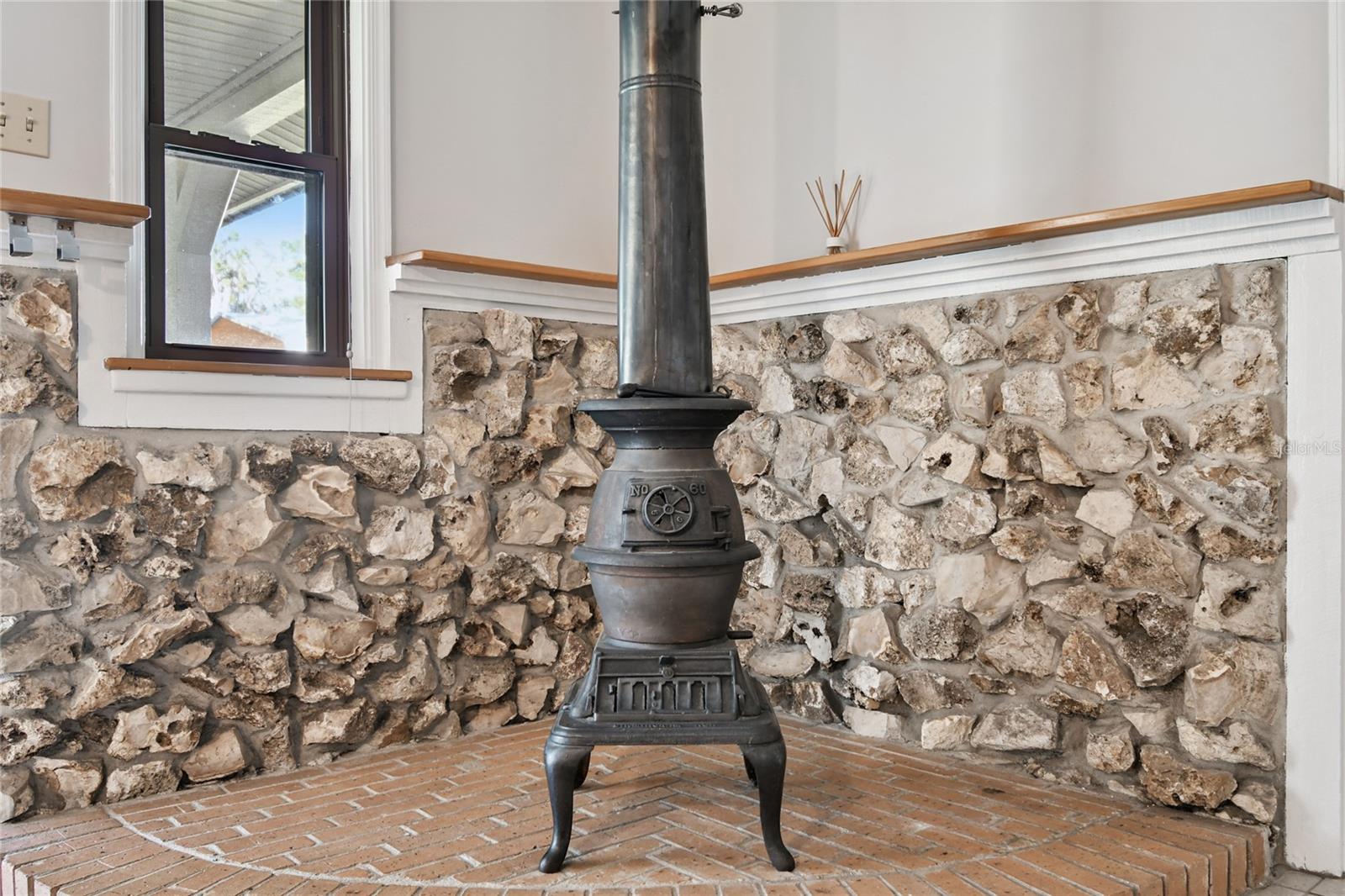 CLARK N 01/2 LT 04 02 18 30 - Residential