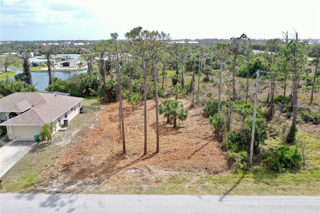 Photo of 8905 Bantry Bay Blvd, Englewood, FL 34224 (MLS # C7491034)
