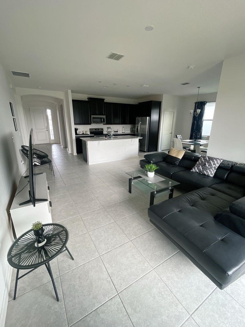 TRINITY RDG - Residential Lease